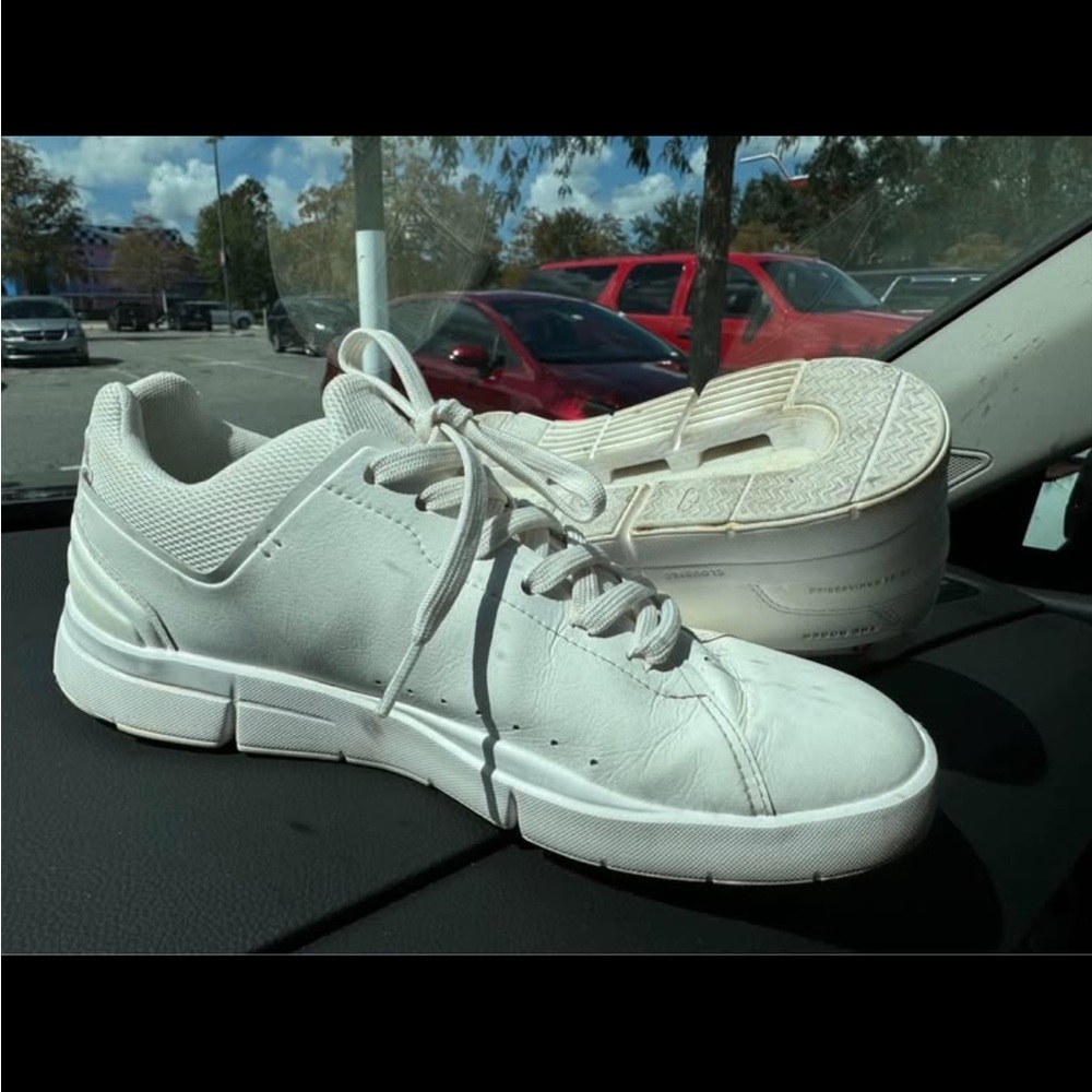 Women's Classic White  ON Athletic Shoes